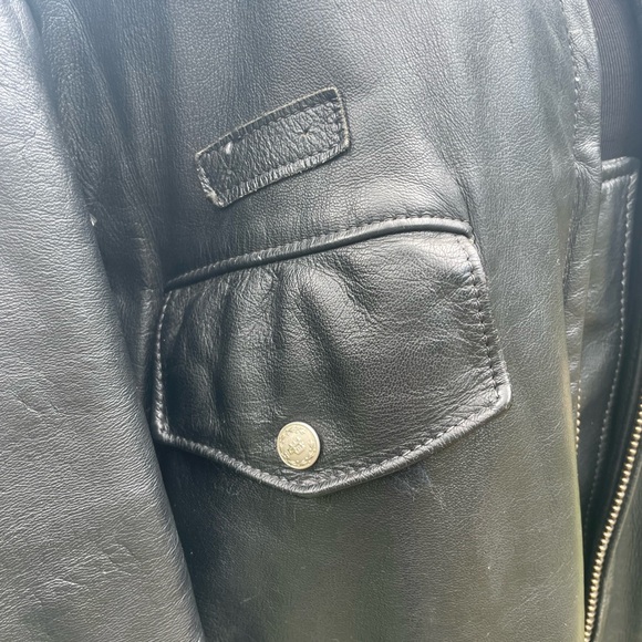 Heavy leather motorcycle riding jacket - Picture 4 of 16